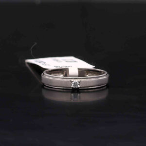 Elegant Platinum Ring