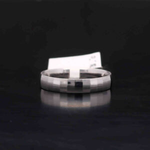 Elegant Platinum Ring