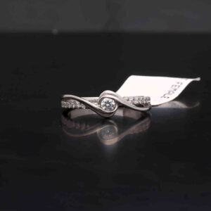 Elegant Platinum Ring