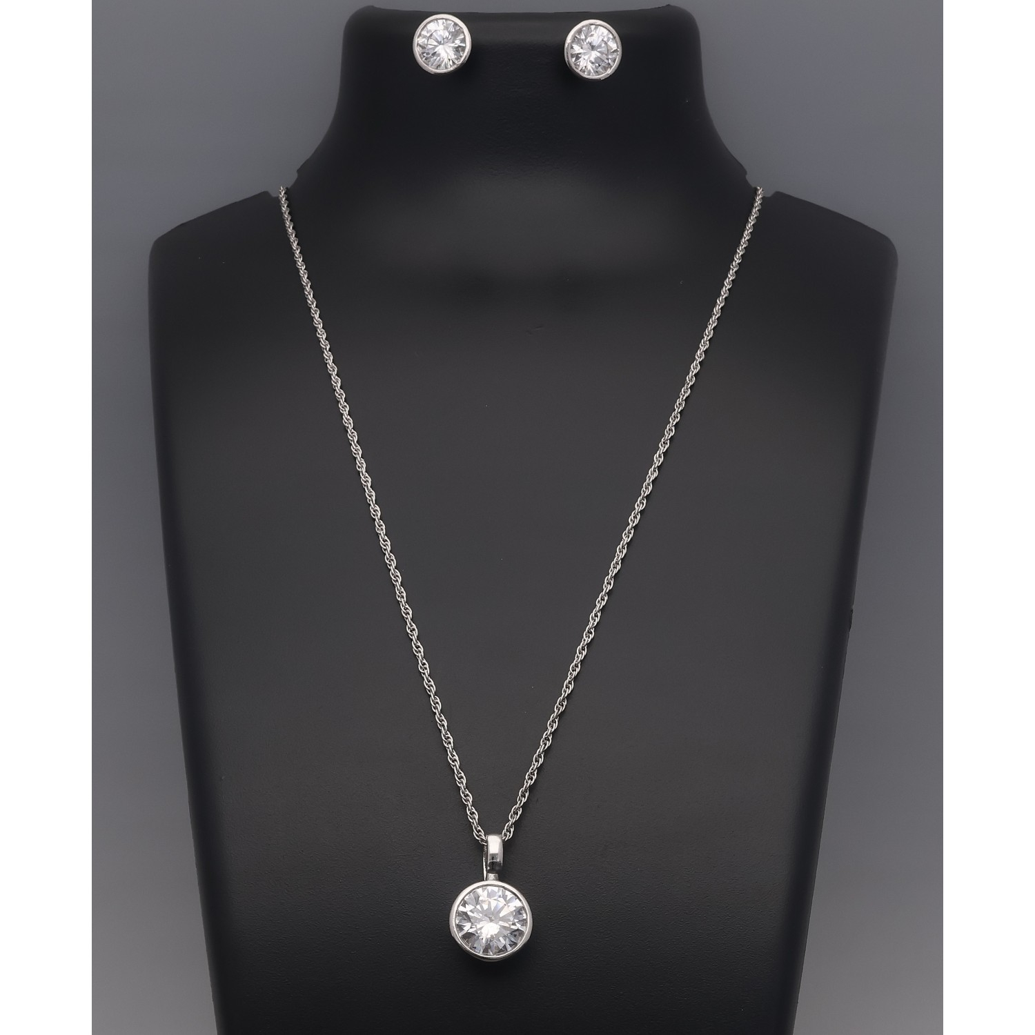 925 Sterling Silver Neclace Set 925 Sterling Silver Neclace Set