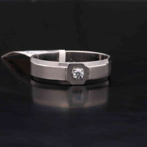 Elegant Platinum Ring