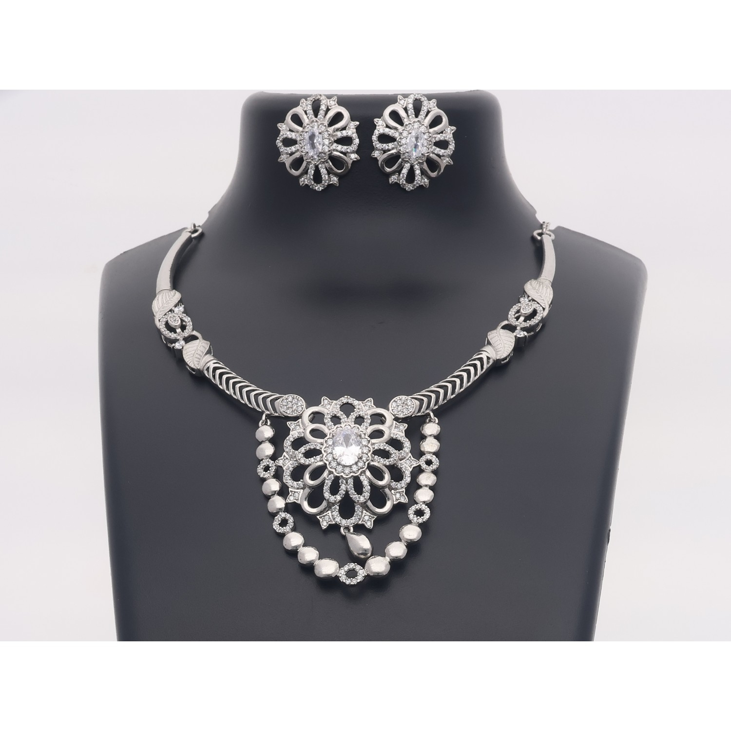 925 Sterling Silver Neclace Set 925 Sterling Silver Neclace Set