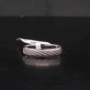 Elegant Platinum Ring