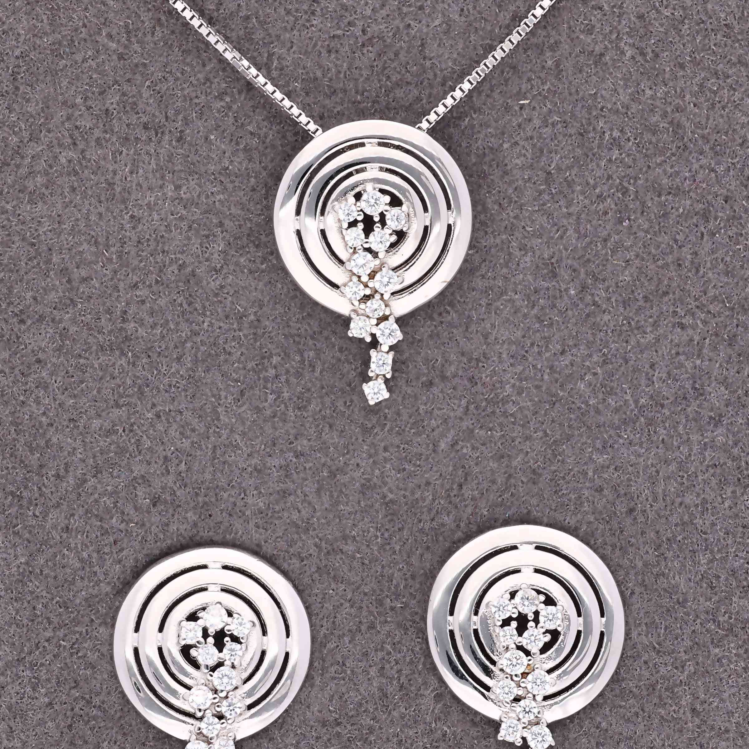 925 Sterling Silver Neclace Set 925 Sterling Silver Neclace Set