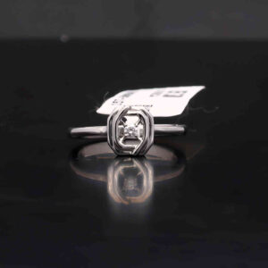 Elegant Platinum Ring