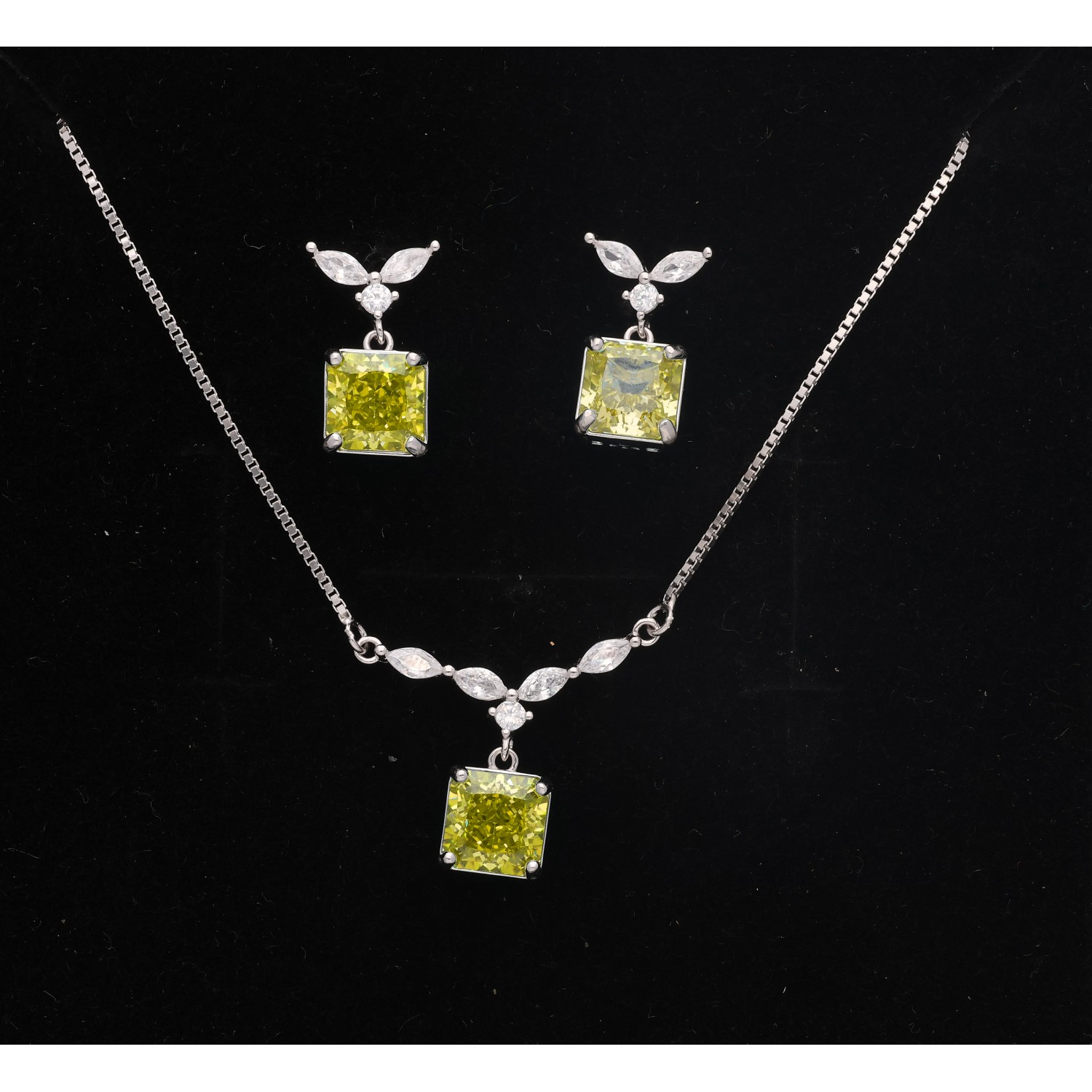 925 Sterling Silver Neclace Set 925 Sterling Silver Neclace Set