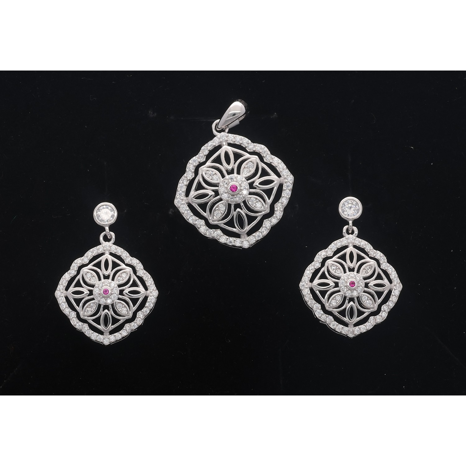 925 Sterling Silver Neclace Set 925 Sterling Silver Neclace Set