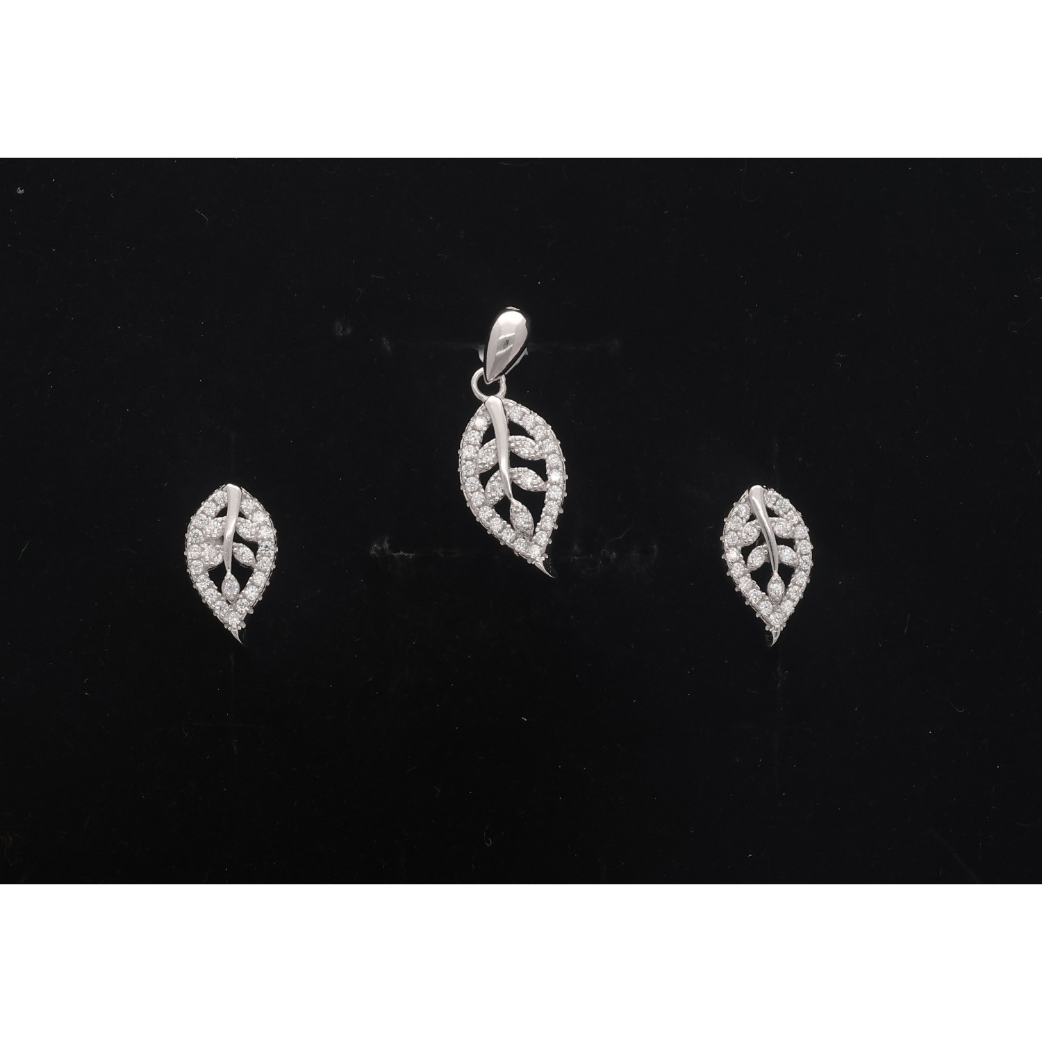 925 Sterling Silver Neclace Set 925 Sterling Silver Neclace Set