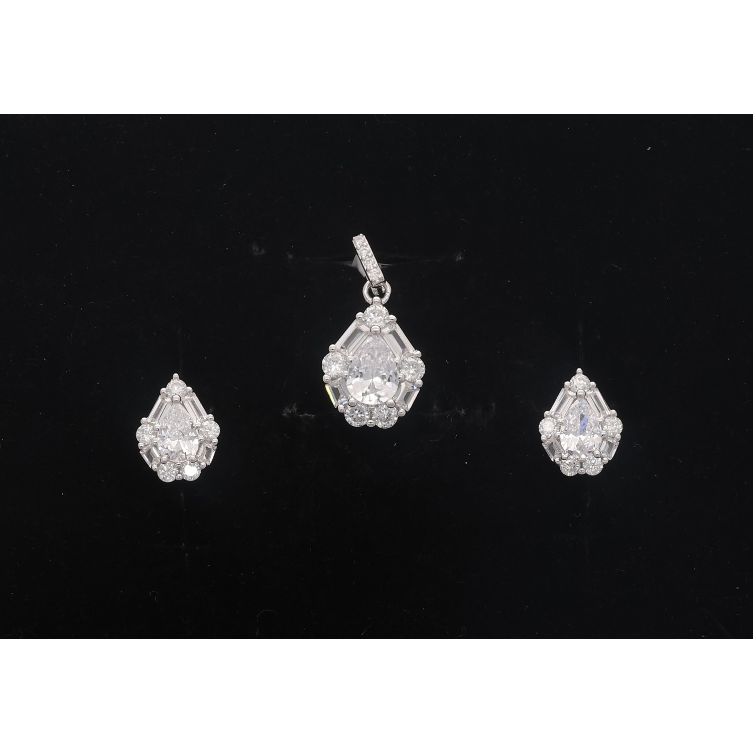 925 Sterling Silver Neclace Set 925 Sterling Silver Neclace Set