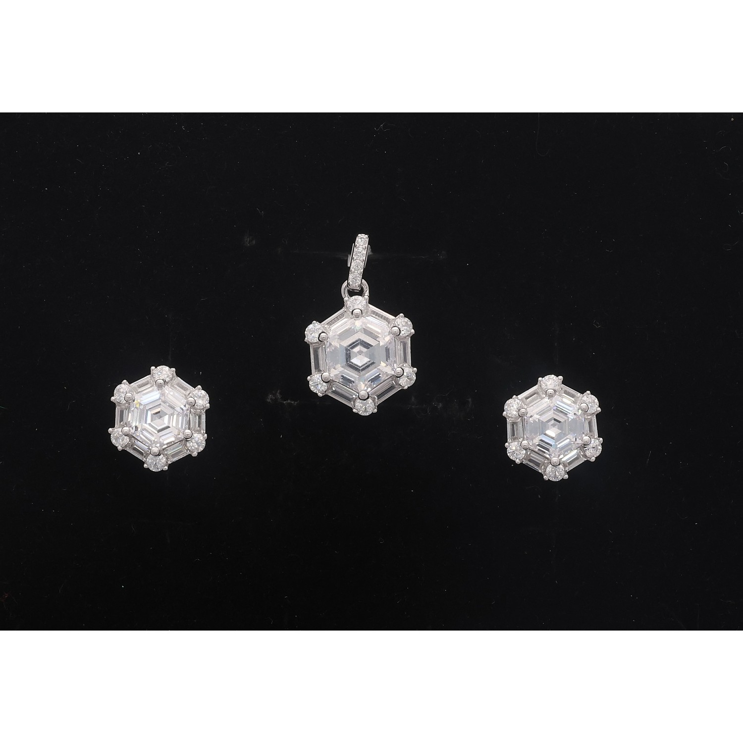 925 Sterling Silver Neclace Set 925 Sterling Silver Neclace Set