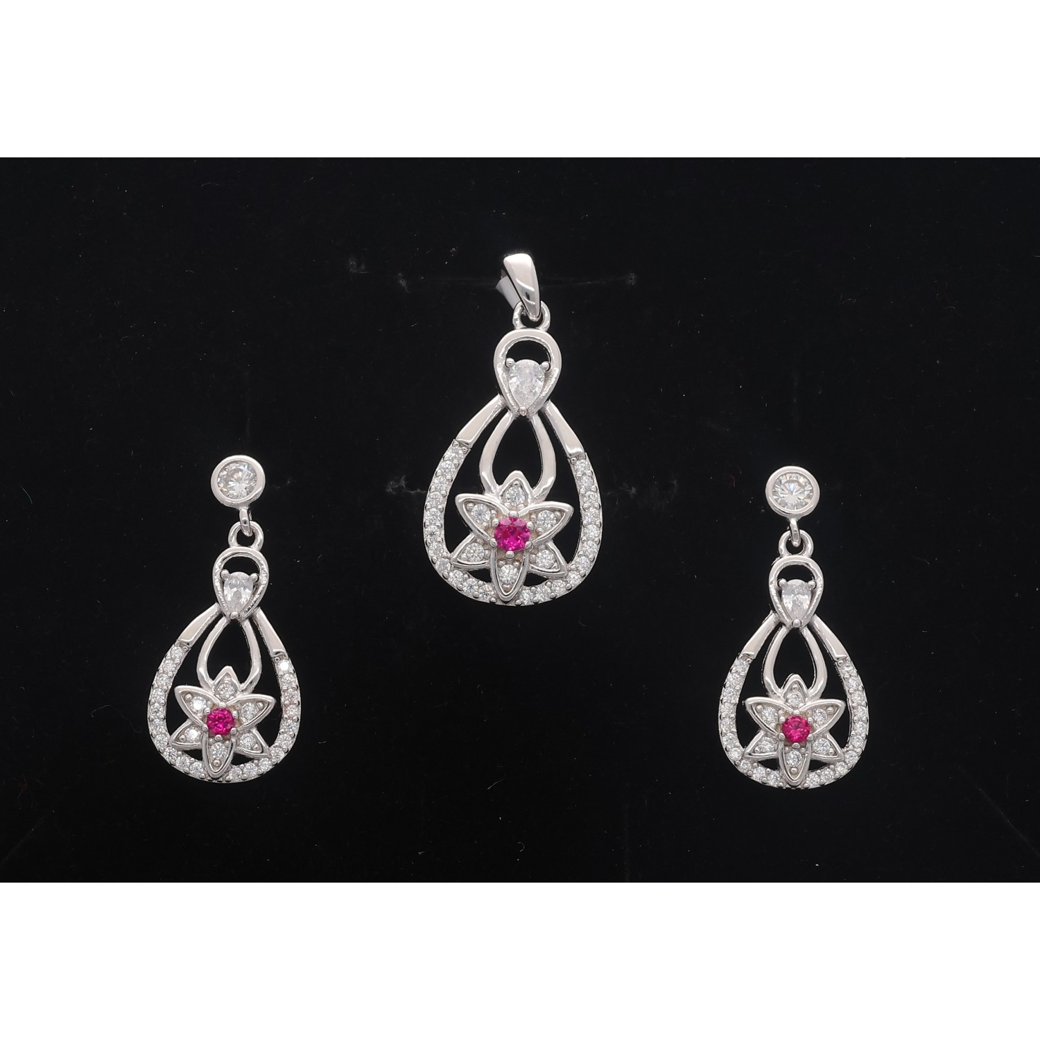 925 Sterling Silver Neclace Set 925 Sterling Silver Neclace Set
