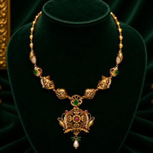 ANTIC NECKLACE